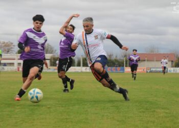 Regatas le gano a El Fortín y se subió a lo mas alto de la tabla