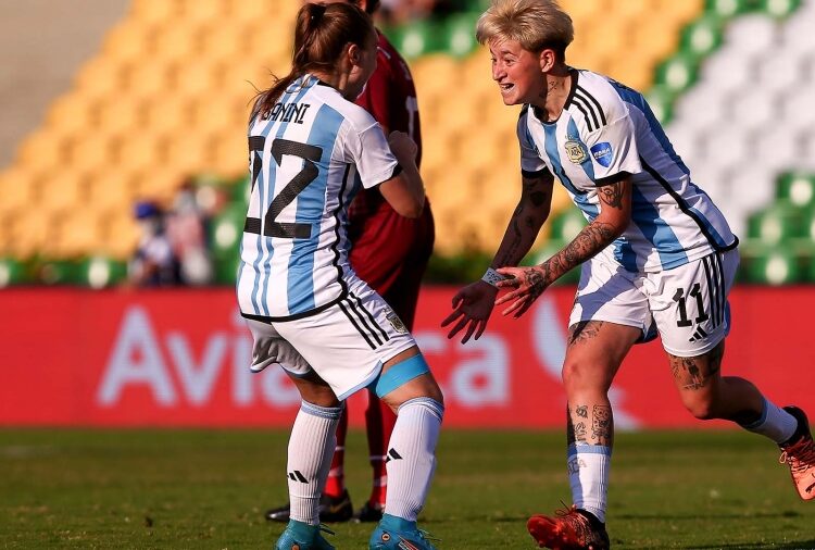 Argentina, en una tarde soñada de Yamila Rodríguez, apabulló a Uruguay