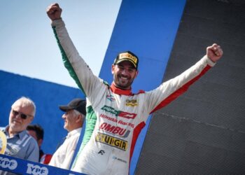 Facundo Ardusso sueña con el ascenso de Sportivo Las Parejas y ser campeón del TC