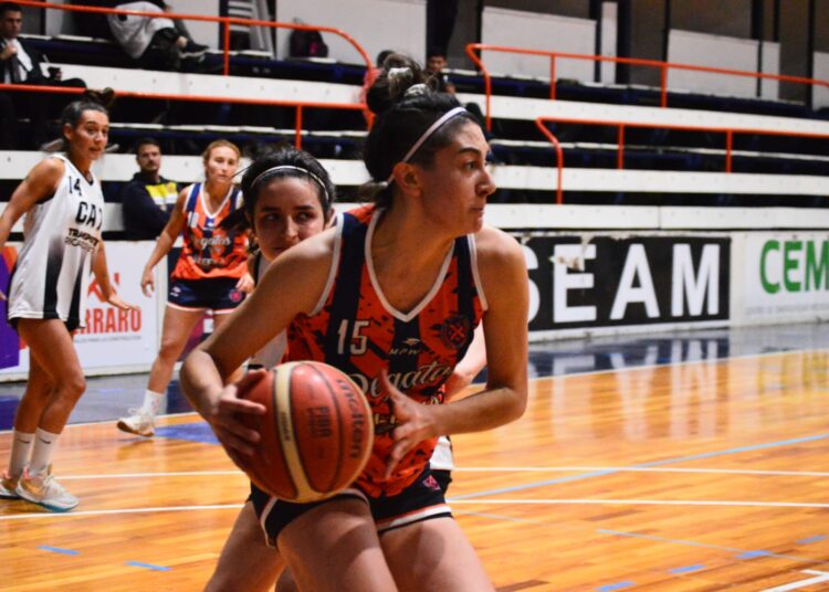 Regatas arranco con el pie derecho en la semifinal