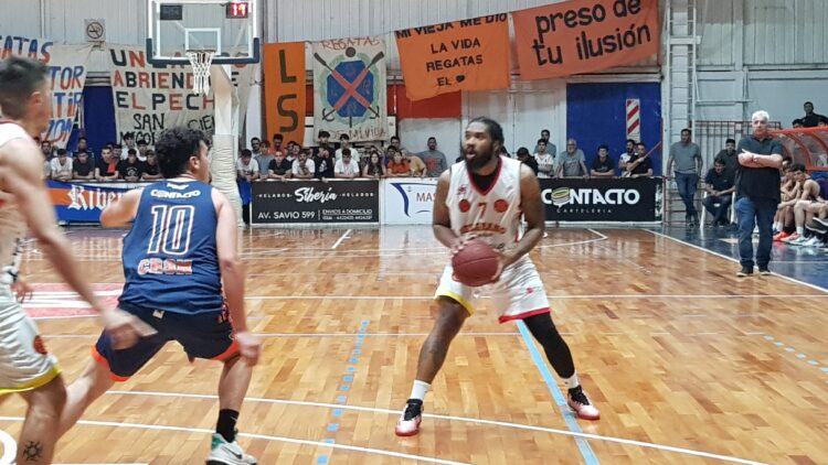 Regatas le gano a Belgrano, para seguir con su invicto y la punta de del torneo