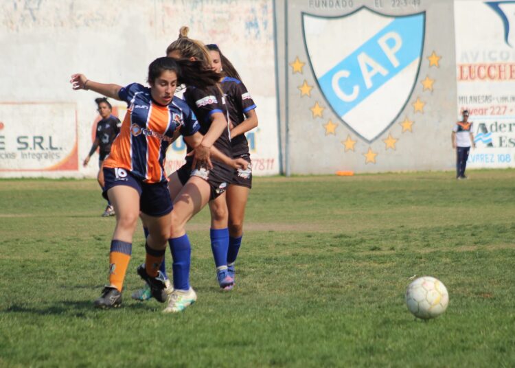 Matienzo gano y sigue en la punta del femenino