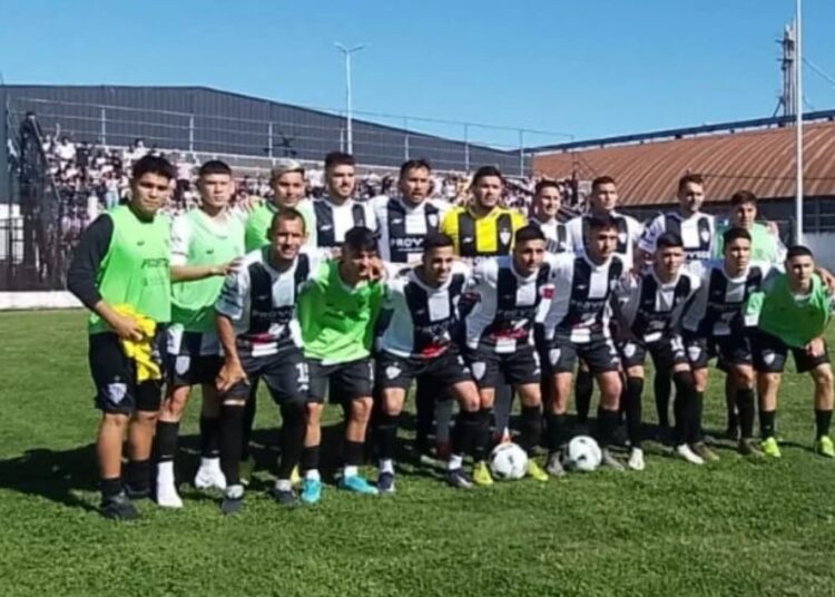 La Emilia goleo en Arrecifes a la Peña Boquense