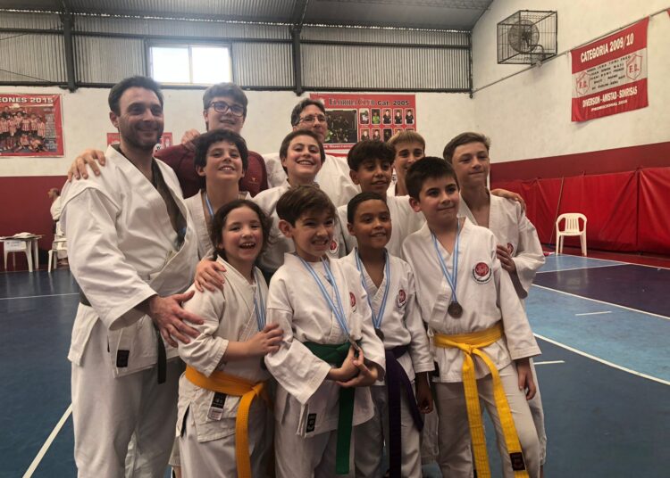 KARATE – TORNEO NACIONAL – gran desempeño del Dojo Henka No kaze, del Club Belgrano.