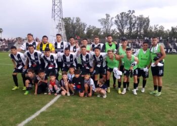 La Emilia y Regatas se metieron en los play off del Regional