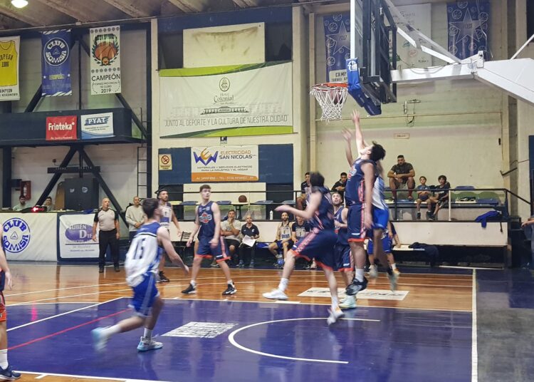 Somisa A le gano de manera contundente a Regatas A y es el unico invicto de primera