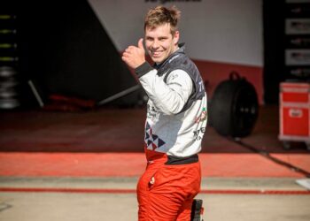 Plumi Automovilismo 2022, JP Traverso, largo hasta la bandera a cuadros y nadie lo detiene en sus metas