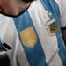 La camiseta argentina con las tres estrellas ya es furor y promete récord de venta