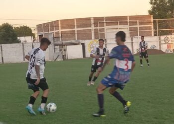 La Emilia quedó con vida y buscará la clasificación en Baradero