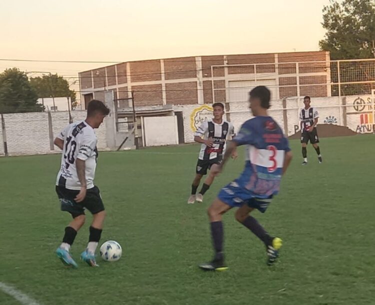 La Emilia quedó con vida y buscará la clasificación en Baradero