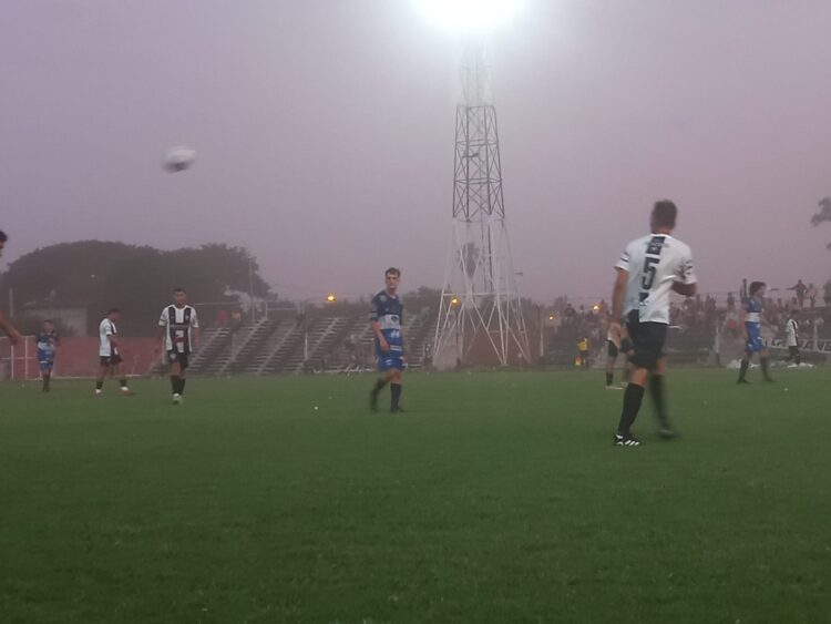 La Emilia quedó con vida y buscará la clasificación en Baradero