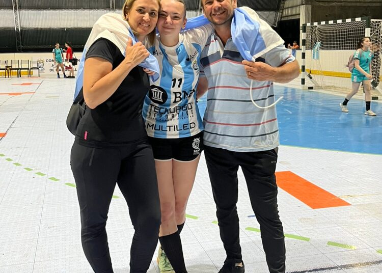Milagros Schneider, es Plumi de Oro