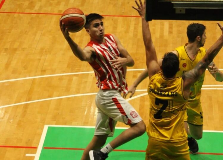 Regatas arranque el lunes la pretemporada del Federal, con la incorporacion de Joaquin Acosta