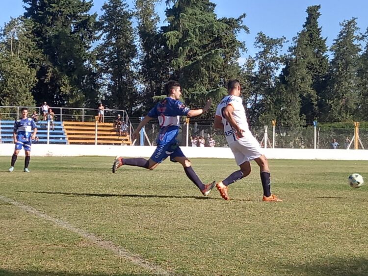 A pesar de ganar Regatas clasificó Baradero