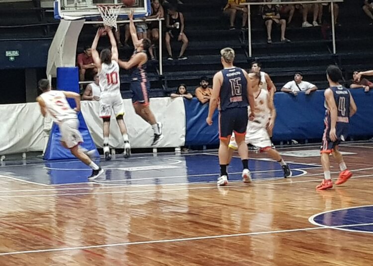 Regatas se quedo nuevamente con el clasico