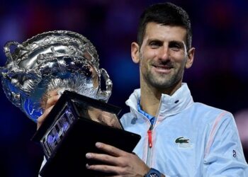 Novak Djokovic venció a Stéfanos Tsitsipás y conquistó por décima vez el Australian Open: será el nuevo número 1 del mundo