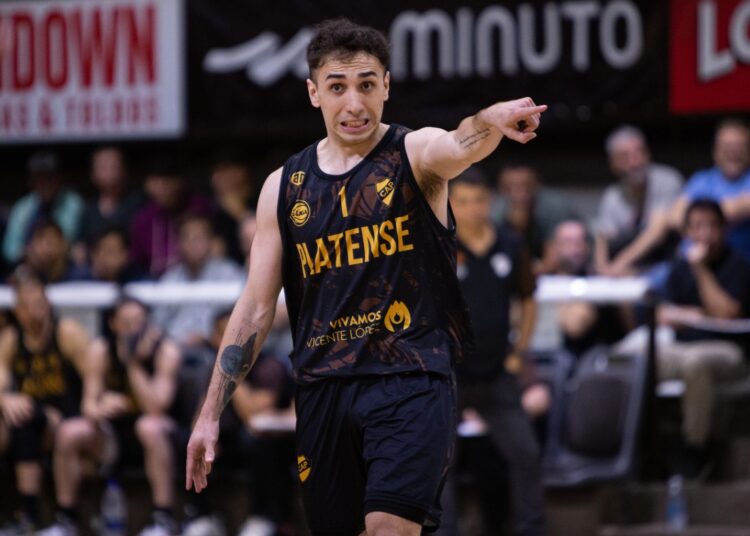 Víctor Fernández: “El aliento de la gente contra Boca fue clave para ganar el partido”