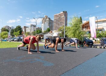 DOMINGO DE YOGA, FUNCIONAL Y ZUMBA EN CALLE ACTIVA