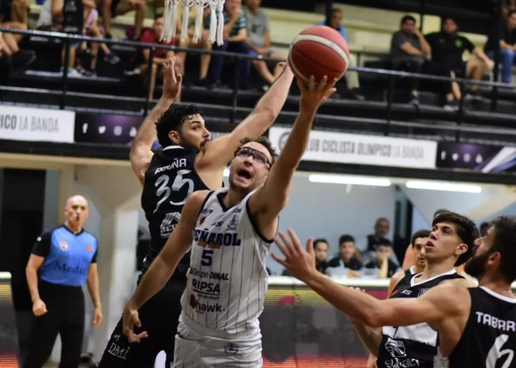 Con susto en el final y la lucidez de Defelippo, Peñarol logró un triunfo agónico en Santiago del Estero