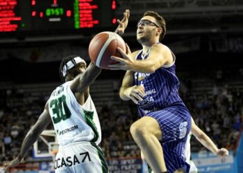 Defelippo y Peñarol le dieron otro golpe a Atenas