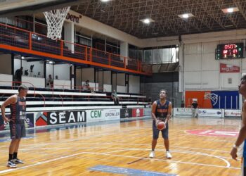 Regatas gano en La Ribera en su debut ante Trebolense