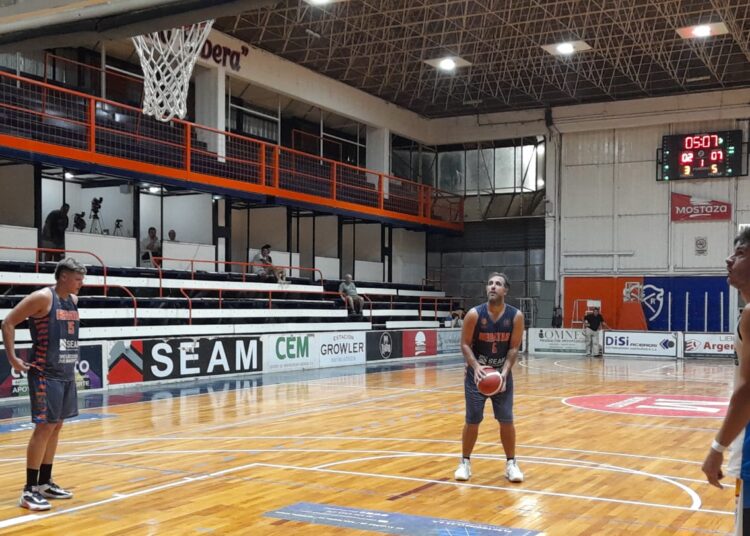 Regatas gano en La Ribera en su debut ante Trebolense