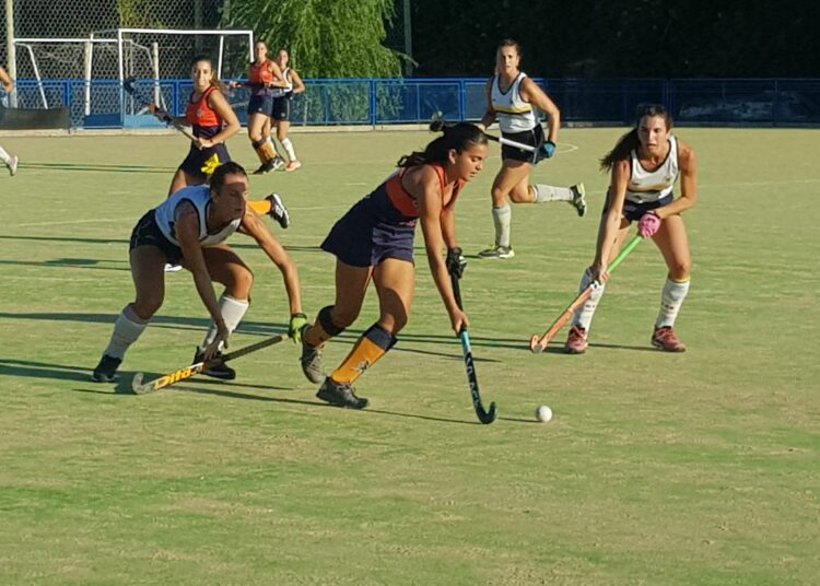 Regatas A se descuido y Gimnasia y Esgrima lo aprovecho