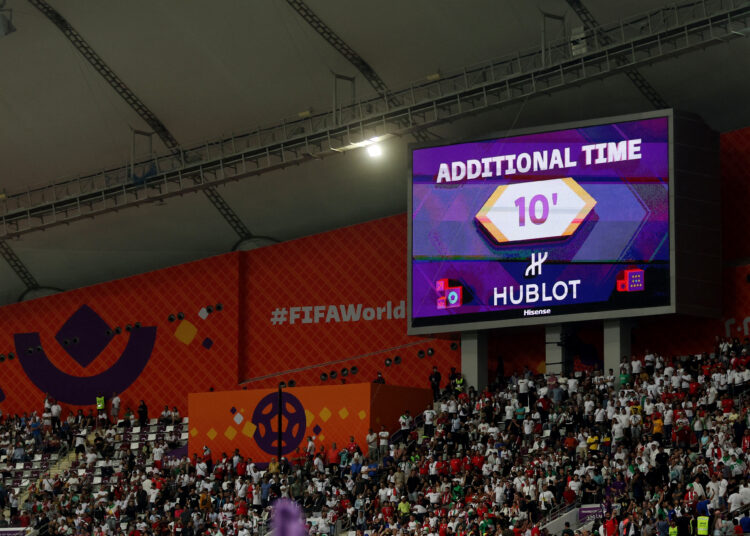 La IFAB analiza un cambio en las reglas de tiempo de juego que revolucionaría el fútbol