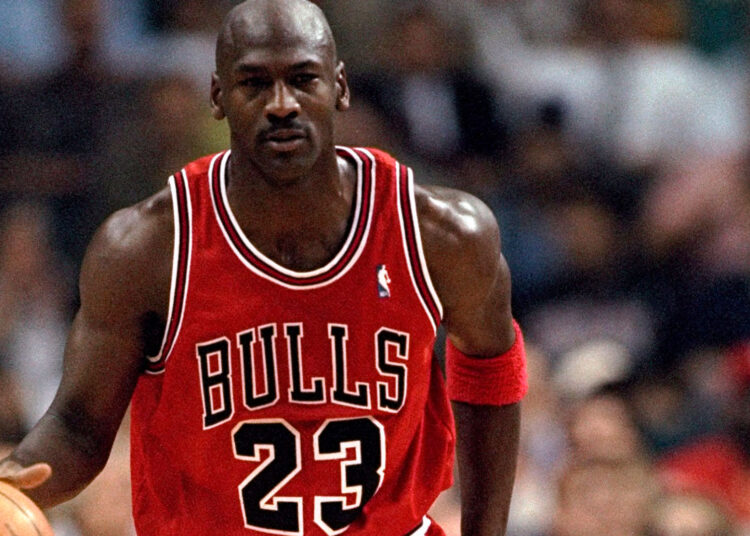 La lista de los atletas que más dinero ganaron en la historia: Jordan encabeza el ranking que tiene a Messi entre los 10 primeros