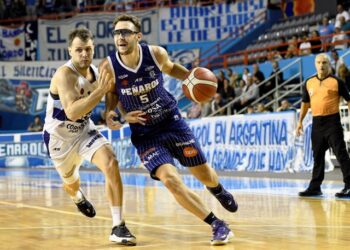 Jose Defelippo y una gran victoria ante Regatas para cortar la racha adversa