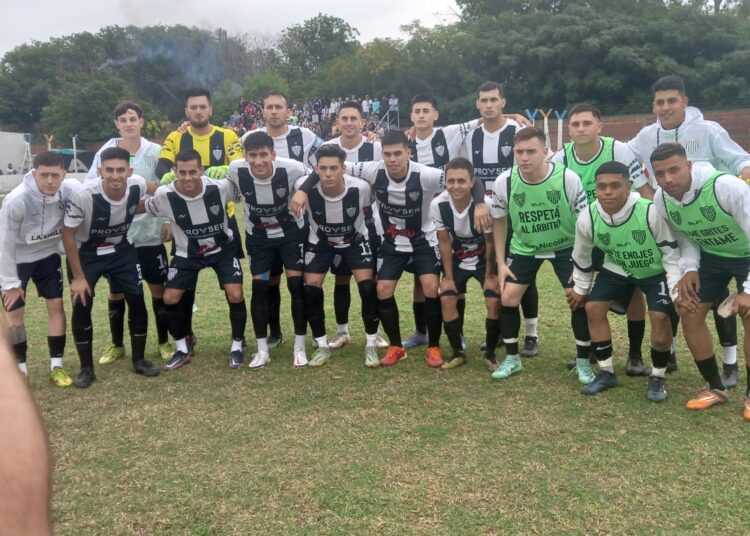 La Emilia con goles es el escolta de Parana