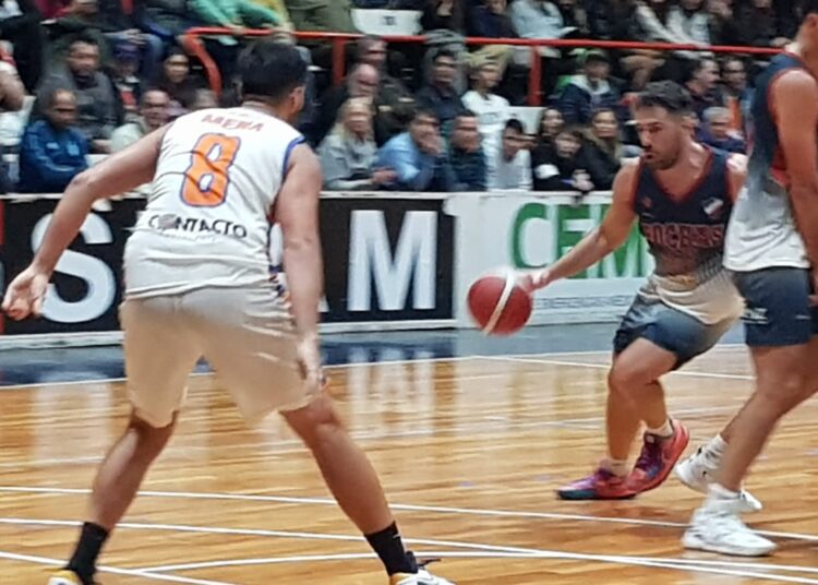 Con un bochazo de Kelly la victoria se fue para Colonia Caroya