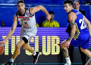 Quimsa asaltó la Bombonerita y se adelantó en la serie