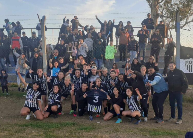 La Emilia consiguio el Tricampeonato