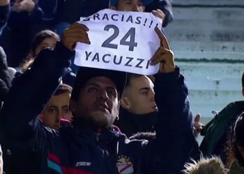 EL EMOTIVO HOMENAJE Y MINUTO DE SILENCIO EN HONOR A JAVIER YACUZZI EN ARSENAL – BOCA