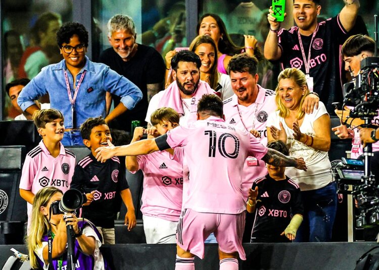 El tierno festejo de Lionel Messi con sus hijos cuando anotó el gol y la emoción de David Beckham tras el triunfo sobre la hora