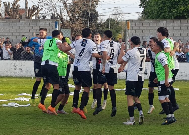 La Emilia en el Prado festejo su boleto a semifinales