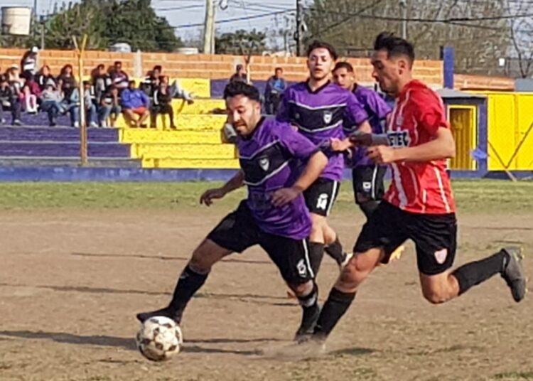 El Fortin y Futbol San Nicolas empataron 1 a 1, donde el viento se robo la tarde