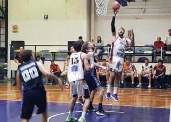 Regatas en el Socios Fundadores se quedo con una victoria agónica ante Somisa