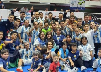FÚTBOL TALLA BAJA: ARGENTINA, CAMPEÓN DEL MUNDO POR ABANDONO
