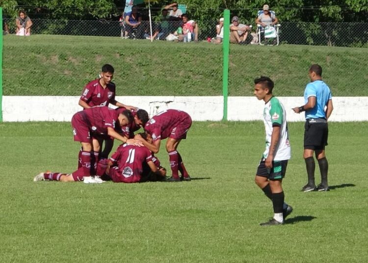 Defensores se llevó un clásico muy entretenido