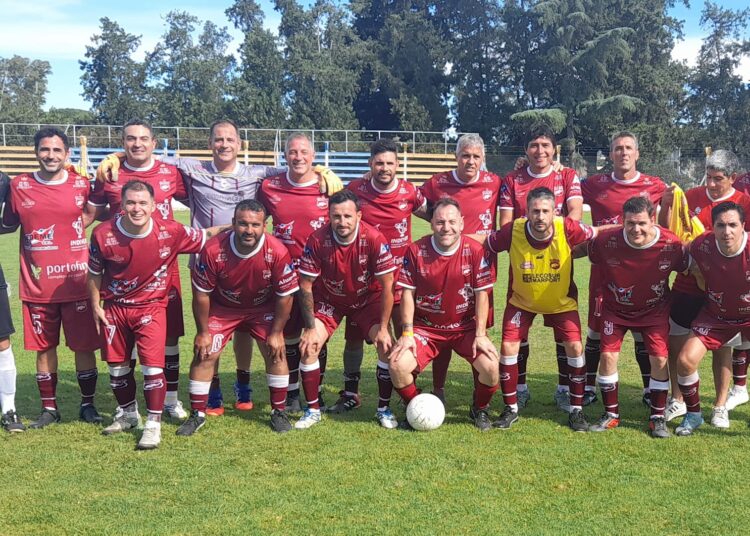 Defensores y Regatas disputaran la final del Senior