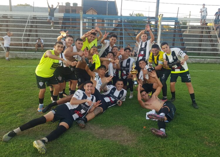 La Emilia se metio en la final del Clausura