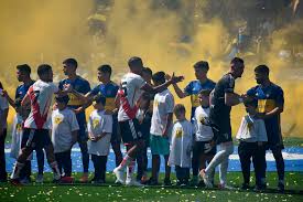 La IA no dudó: quién ganaría entre el once histórico de Boca y River