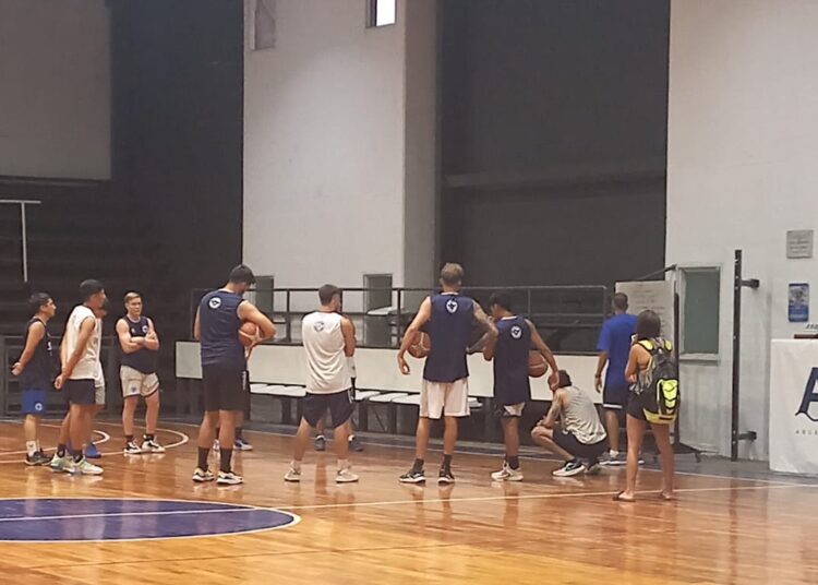 Regatas y Somisa comenzaron la pretemporada