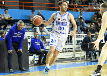 El Nicoleño Víctor Fernández no seguirá en Riachuelo