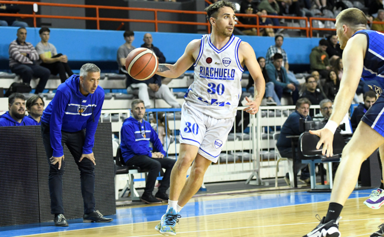 El Nicoleño Víctor Fernández no seguirá en Riachuelo