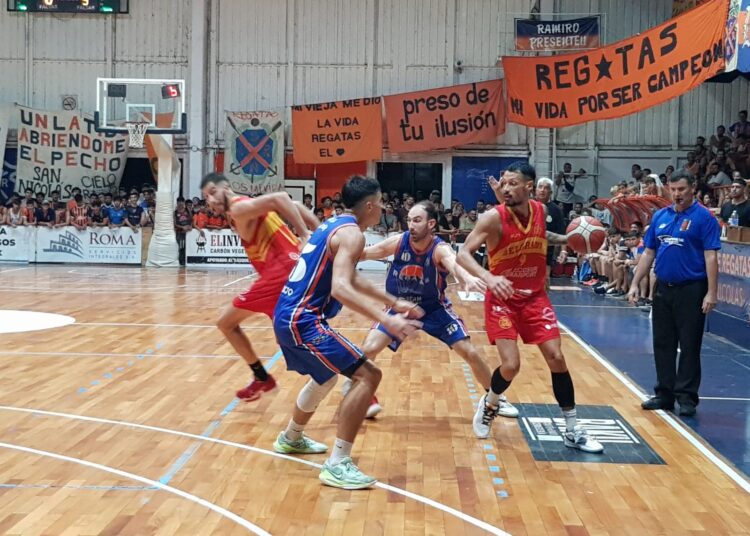 Regatas se quedo con el primer clasico del año