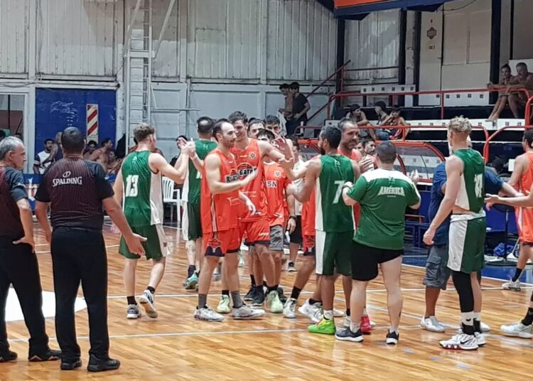 Cuando ganaba Regatas se suspendio el encuentro por el calor y la humedad