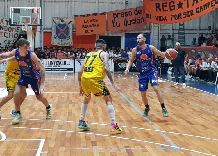 A Regatas le costo en el debut ante Los Indios